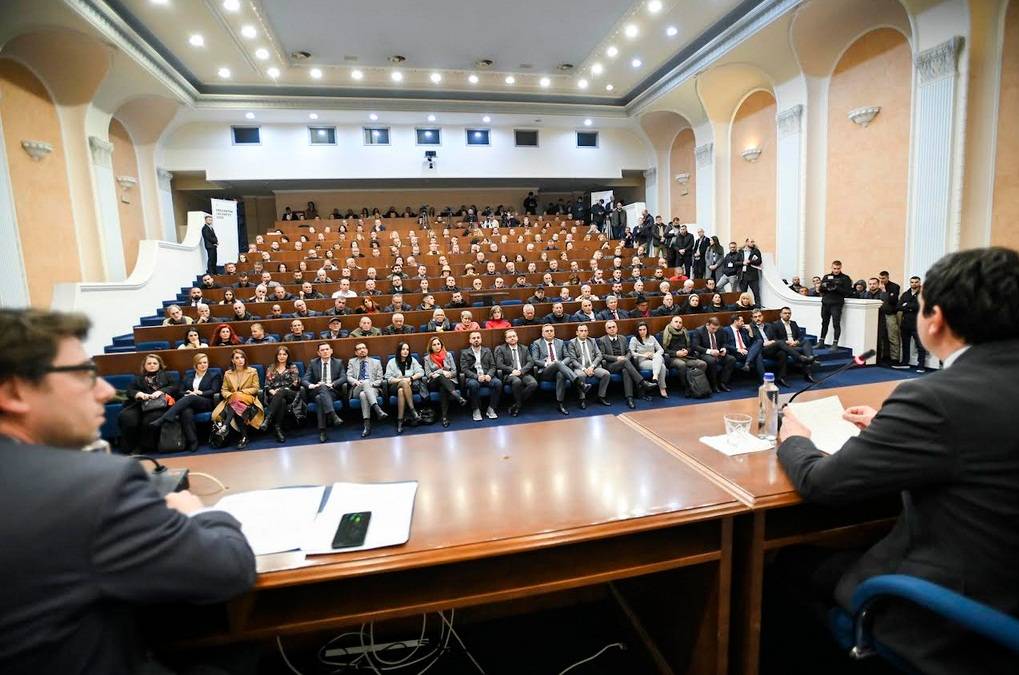 Kurti, Priştine’de de 2023 Yılı Bütçesini Tanıttı