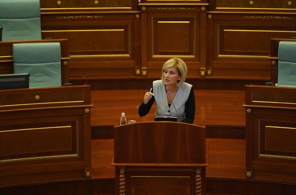 Kusari-Lila, Mecliste Bugün Sırp Vatandaşlarına Sırpça Hitap Etti