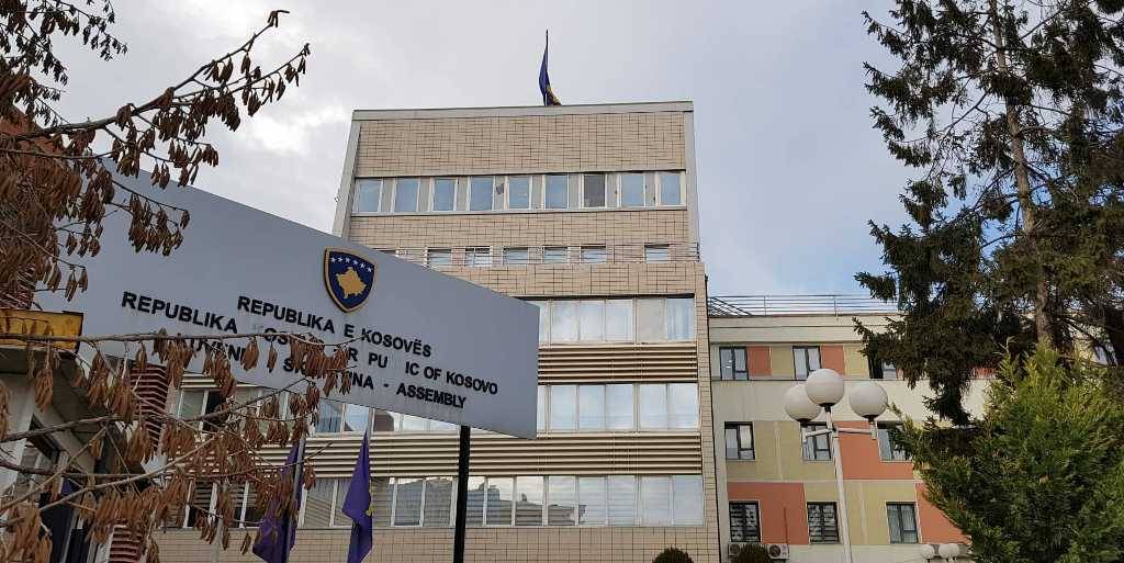Sırp Milletvekilleri Kosova Meclisindeki Görevden Ayrıldı
