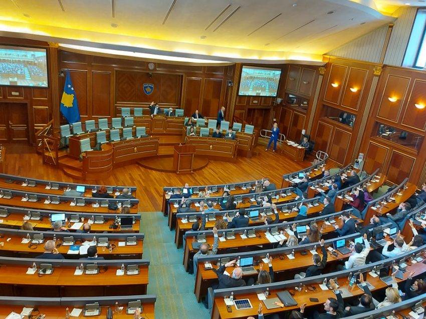 Kurti ve Gervalla Olmadığı İçin Dış Politika Tartışması Başka Güne Ertelendi