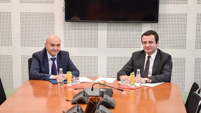 Kurti ve Mustafa Bugün Saat 13:00’da Görüşüyor