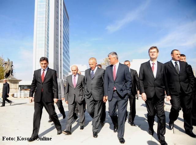 Siyasi Liderlerden Thaçi'ye Destek