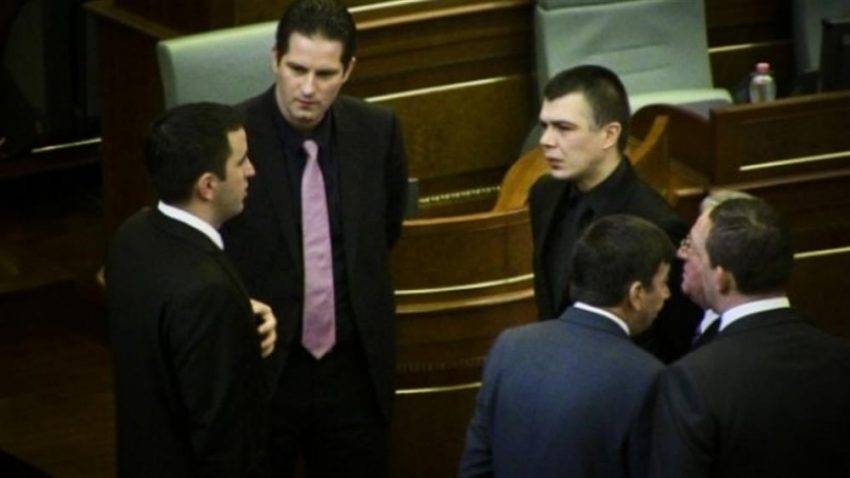 Trepçe' Sırpları Kurumlardan Uzaklaştırıyor