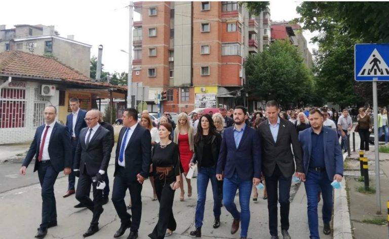 Vuçiç, Gece Boyu Sırp Listesi Temsilcileriyle Telefonda Görüştü
