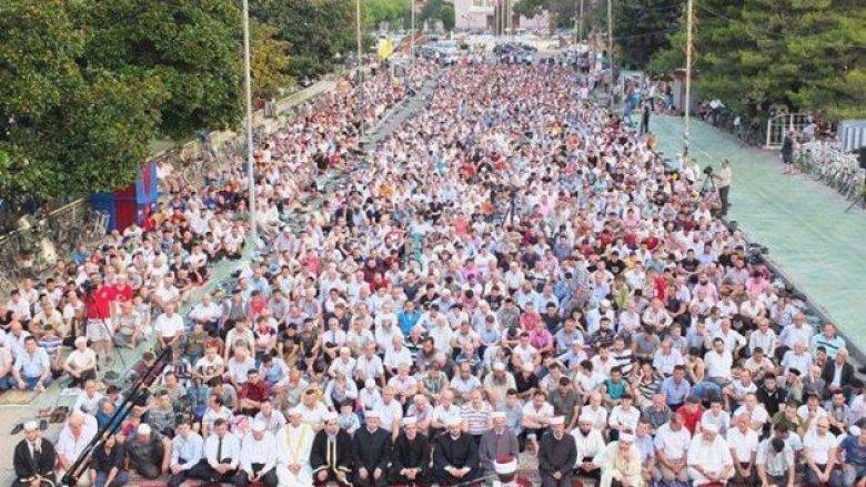 Bayram Namazı Meydanlarda Kılınmayacak