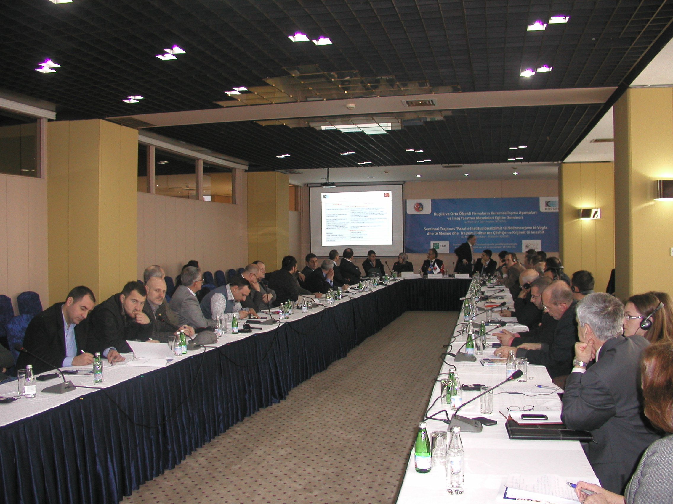 Kosova'da KOBİ'leri Geliştirme ve Destekleme Semineri Düzenlendi