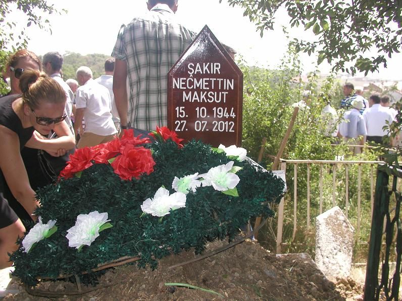 Şakir Maksut Bugün Toprağa Verildi
