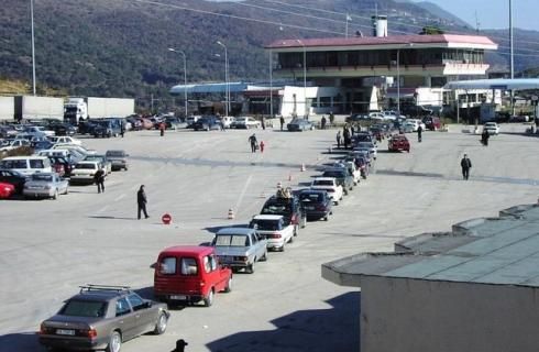 Bir Haftada 300 Bin Kişi Sınırı Geçti