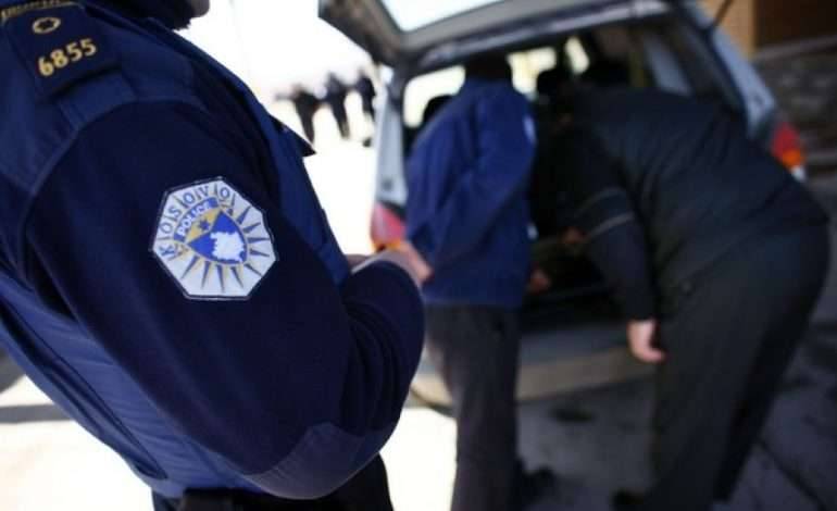 Sınırı Yasadışı Geçen 17 Kişi Polis Tarafından Durduruldu
