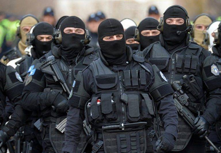Polis Müfettişliği Operasyonunda 50 Polis Memuru Tutuklandı