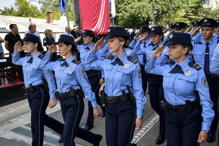Polis, Maaşlar Yasasının Onaylanmasına Kadar 200 Euro Ek Ödeme Talep Ediyor