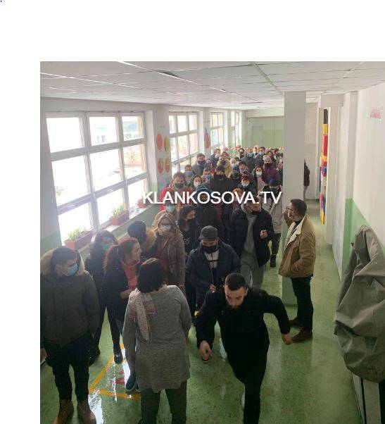 Priştine’de Vatandaşlardan Oy Kullanmaya Büyük İlgi