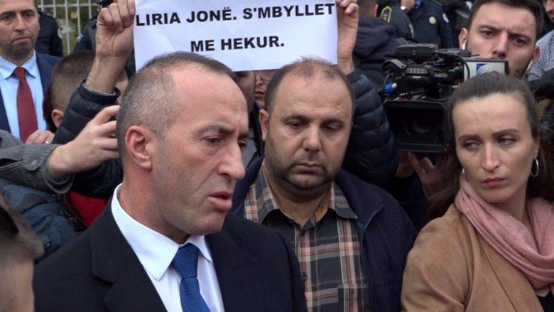 “Kumanova” Grubunun Cezalandırılması Priştine’de Protesto Edildi