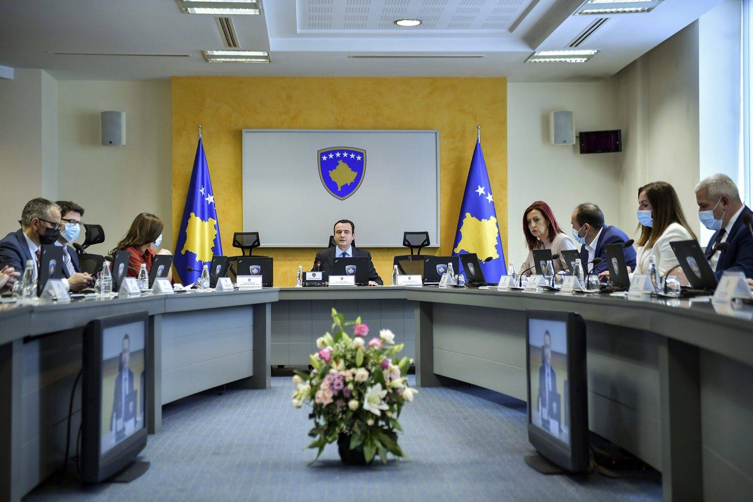 Hükümet, Öğretmenlere Maaşlarının Ödenmeyeceğini Tekrarladı