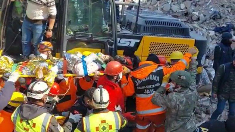 Kosova Arama Kurtarma Derneği 26 Yaşında Bir Kadını Kurtardı