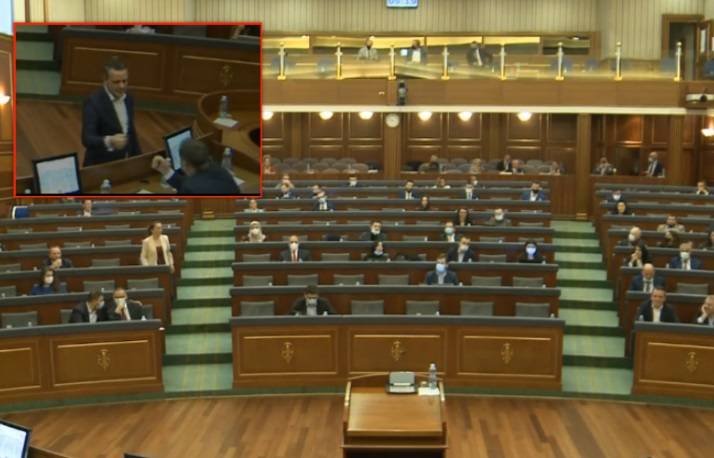 Selmanaj’ın Meclis Salonuna Girmesine Vetvendosje’den Tepki