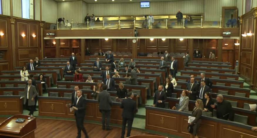 Başbakan Kurti’nin Rapor Sunacağı Meclis Oturumu Saat 22:00’da Devam Edecek