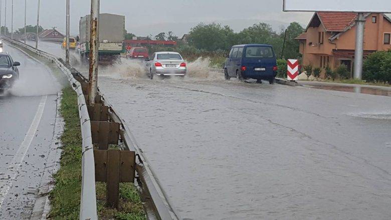 Akşam Saatlerinde Şiddetli Rüzgar ve Sağanak Yağmur