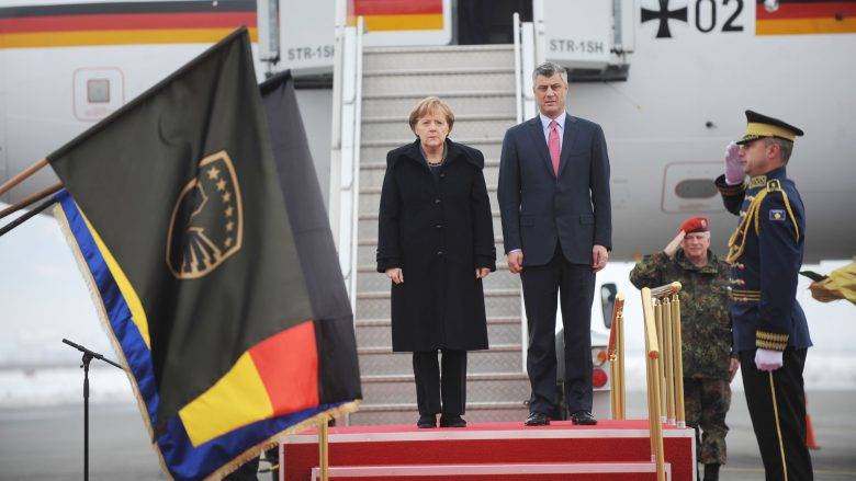 Thaçi ve Veseli, Merkel’i Kutladı