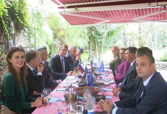 Thaçi, Pahor ile İş Yemeğinde Bir Araya Geldi