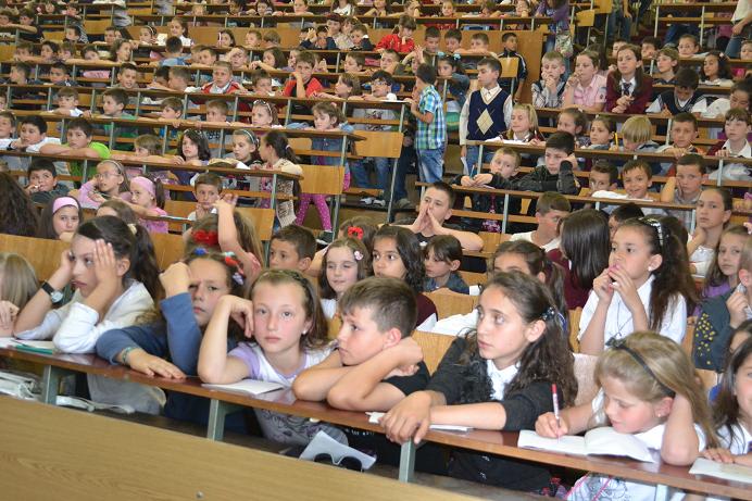 Demaçi Çocuk Üniversitesinde Konferans Verdi