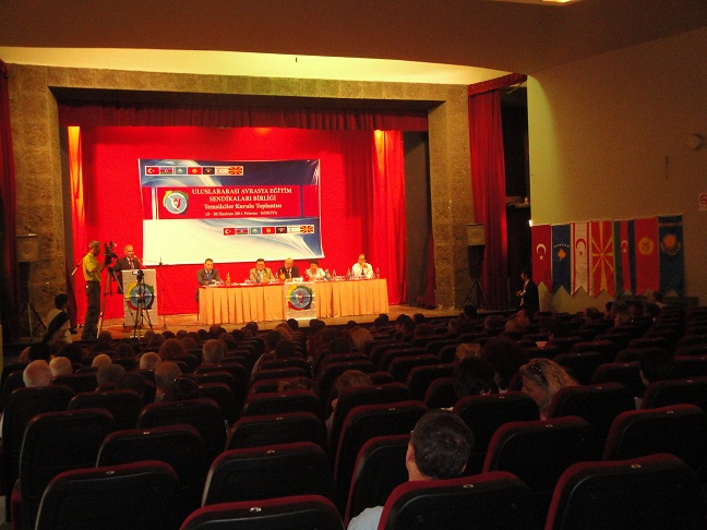 Türk Dünyası Eğitimcileri Kosova'da
