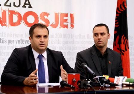 Vetvendosje Sırbistan'da Tutuklamaları Protesto Etti