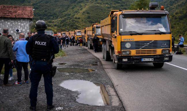 Cumartesi Günü Kosova Polisi Özel Birimi ve Barikatlar Kuzeyden Çekiliyor