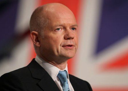 Hague: Kosova ve Sırbistan Aynı Anda AB'de