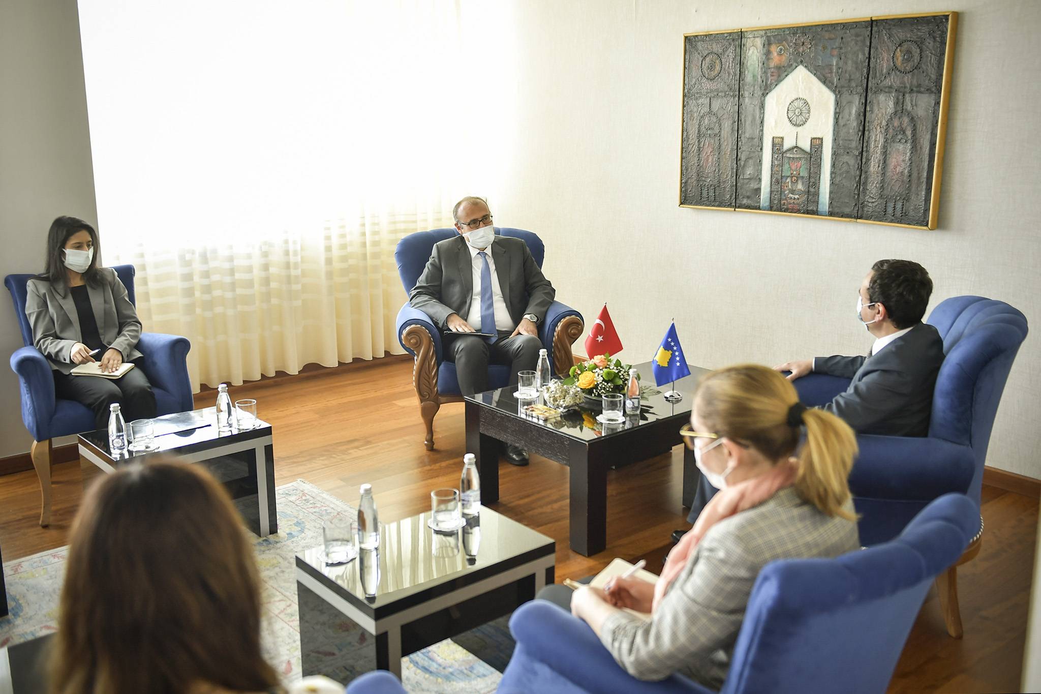 Kurti Büyükelçi Sakar İle Görüştü, Türkiye’nin Kosova’ya Desteği Teyit Edildi