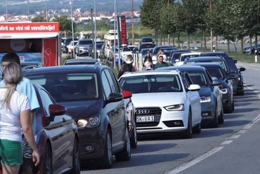 Merdare’de Kosova’dan Çıkışlarda 8 Saat Bekleniyor