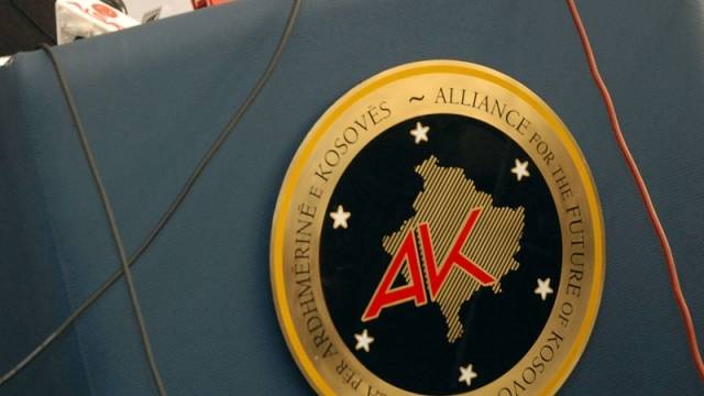 AAK Cumhurbaşkanına da Karşı Koymayı Sürdürecek