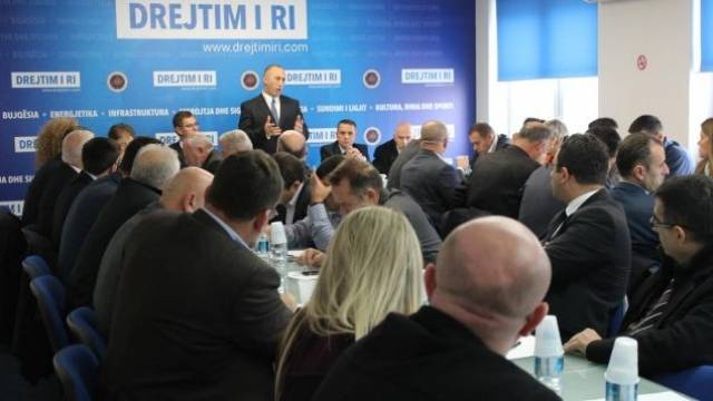 AAK: Gelecek Haftalar ve Aylar Kosova İçin Zor Olacak
