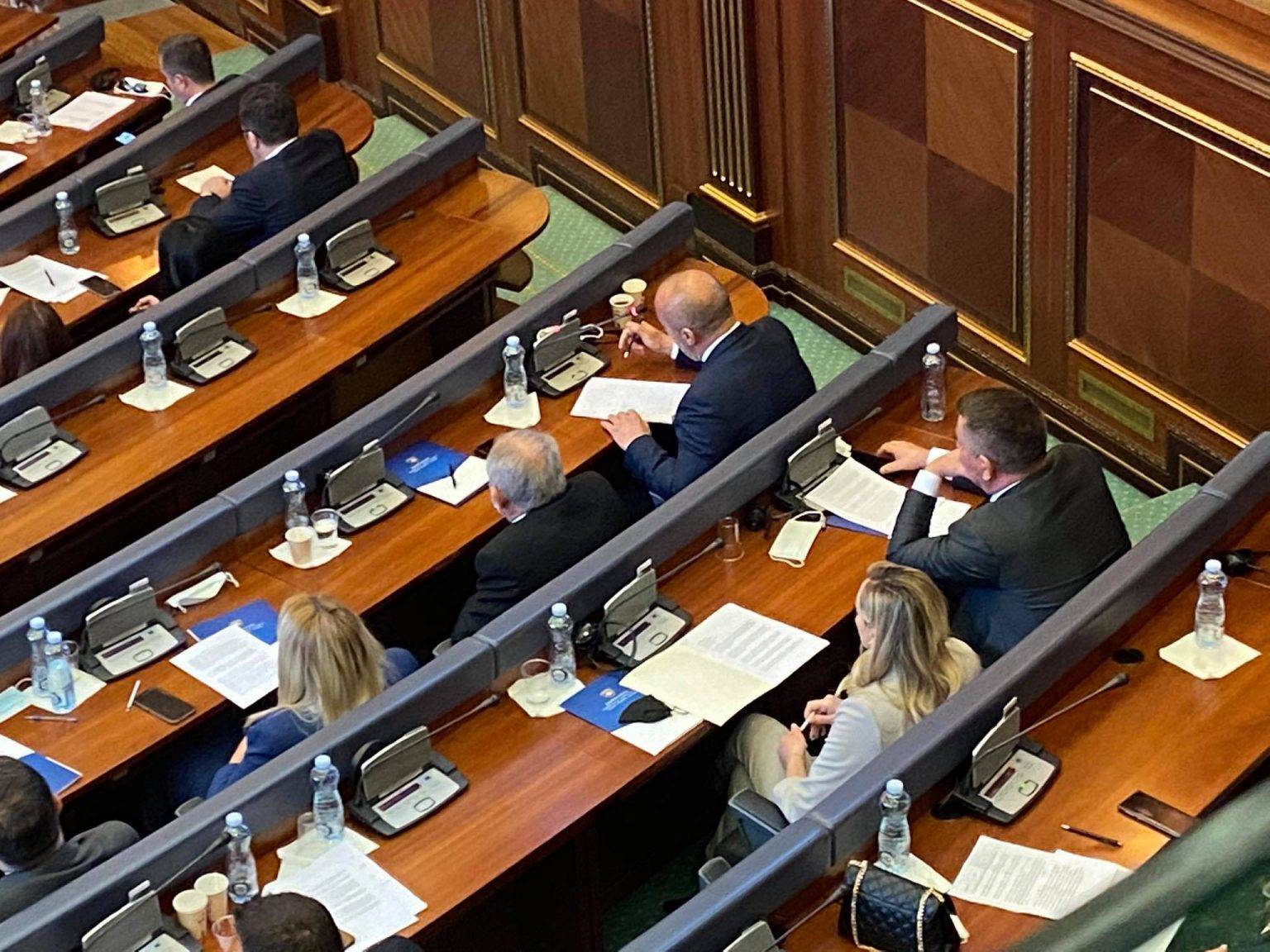 Haradinaj, Düğün Salonlarının Açılmasını İstedi