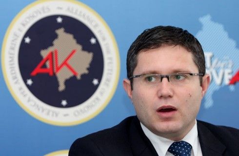 Thaçi İstifa Etmeli