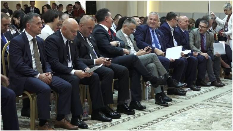 AAK’de 12 Başkan Yardımcısı