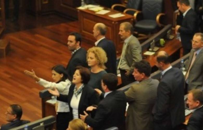 AAK: Duvar Yıkılmazsa Hükümetin İstifasını Başlatacağız