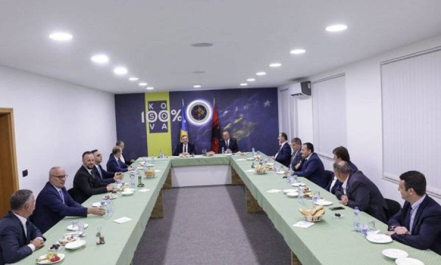 Haradinaj, Müftü Tërnava’ya İftar Verdi
