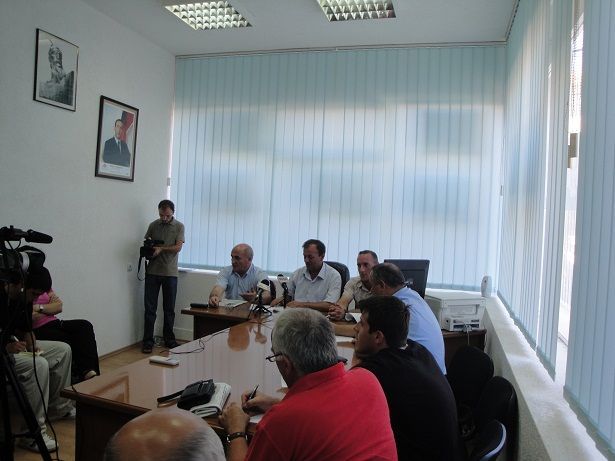 Muhalefet Prizren'de Erken Seçim Diyor