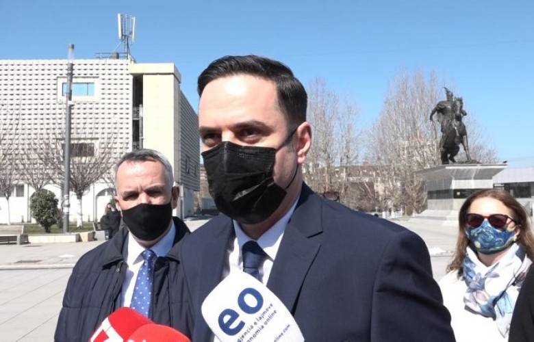 LDK Lideri Abdixhiku, Başbakan Kurti’nin Görüşme Talebini Kabul Etti