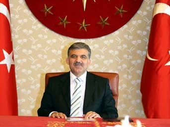 Cumhurbaşkanı Gül, Cumhurbaşkanı Pacolli'yi Kutladı