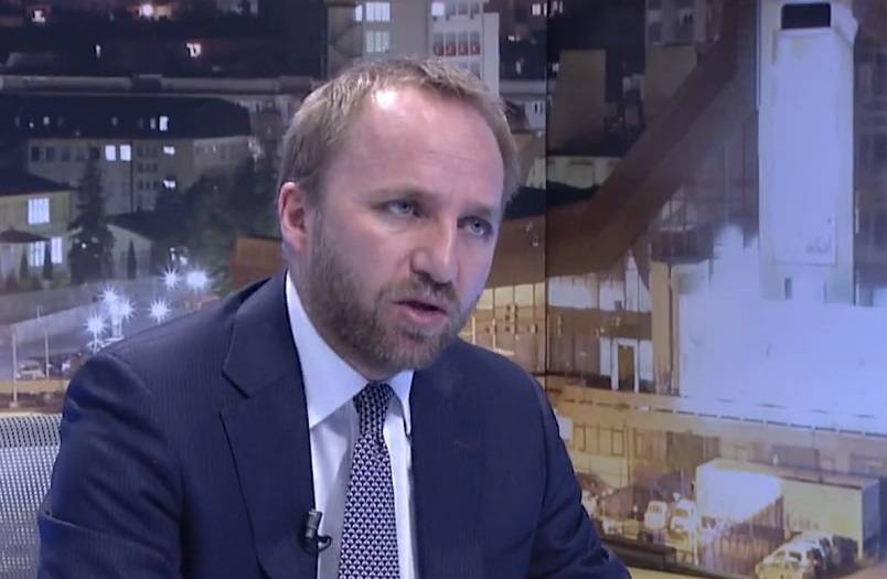 Kurti, Parti Militanlarına Yer Açmak İçin Görevden Alıyor