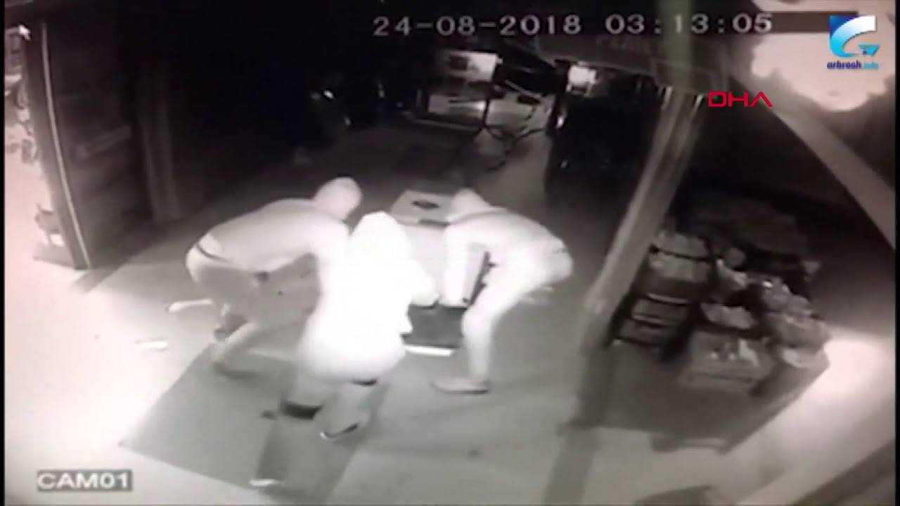 Maskeli Soyguncular Avm'den Atm'yi Araca Bağlayıp Çaldılar