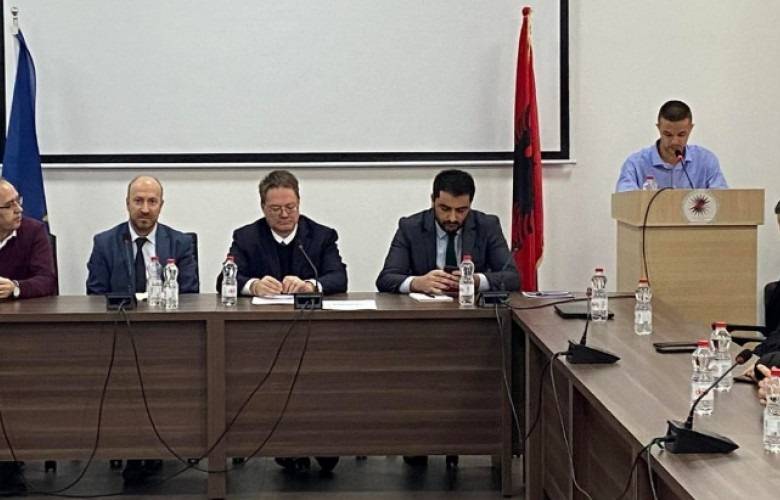 Abbott: Geçmiş Unutulmamalı Ama Tavizler Gerekiyor