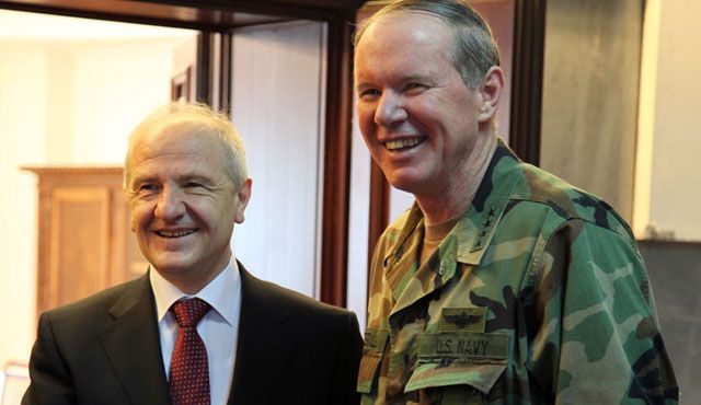 Amiral Fitzgerald Kosova'nın Güvenliği İçin KFOR Desteğini Vurguladı