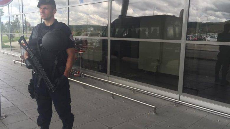 Priştine Havalimanı'nda da Güvenlik Önlemleri Artırıldı