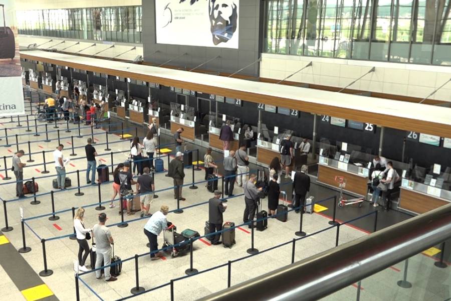 Priştine Havalimanında Uçak Seferleri Tekrar Başladı