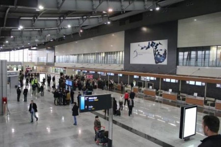 Priştine Havalimanı'nda Sahte Oturma İzniyle Yakalanan Türk Vatandaşı Gözaltına Alındı