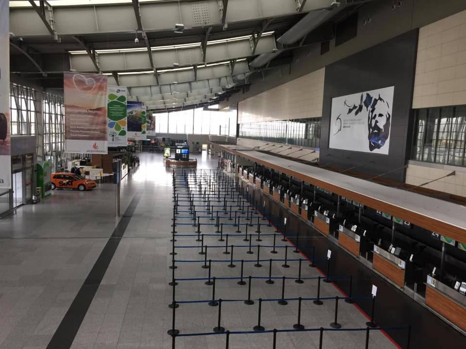Havalimanı Terminali Bomboş