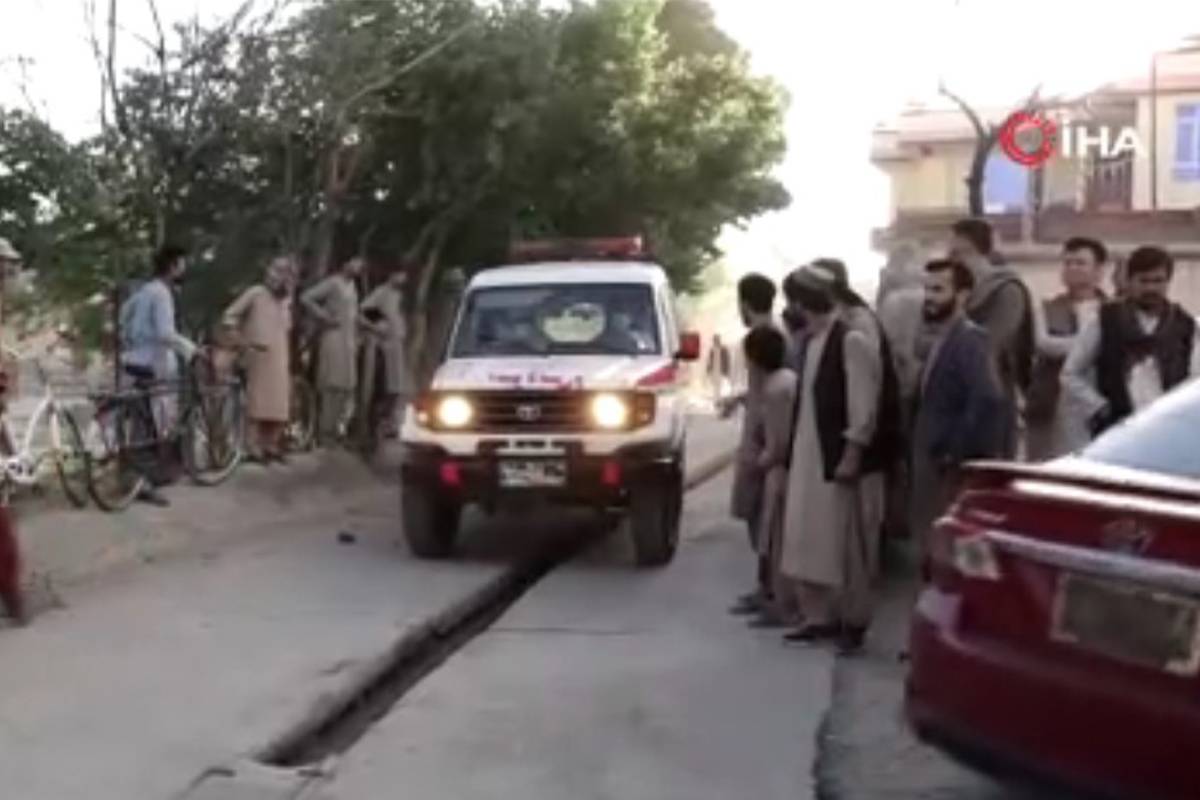 Afganistan’da camiye bombalı saldırı: 10 ölü, 15 yaralı